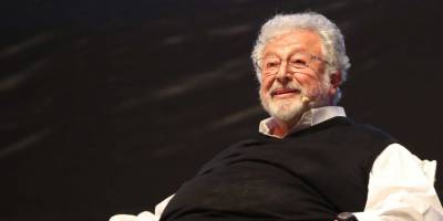 Metin Akpınar, Altın Portakal'da Ak Parti seçmenine "Cahil" dedi