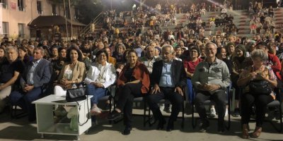 Yeşilköy'de 'çatlak' Sahnelendi