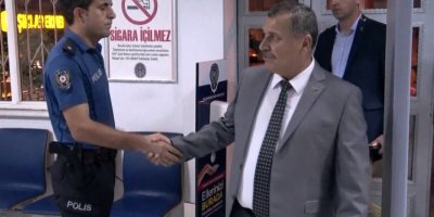 Emniyet Müdürü Çevik, Gece Polis Merkezini Denetleyip Vatandaşlarla Sohbet Etti