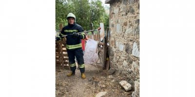 Evin Deposuna Giren Yılan Panik Yarattı