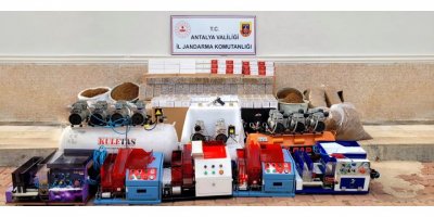 Kaçak sigara dolum imalathanesine baskın