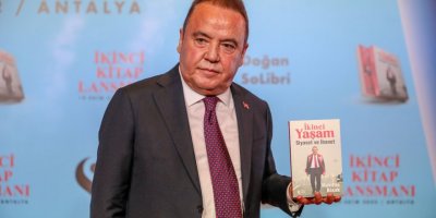 Muhittin Böcek: Kitabımda yoğun bakım günlerinde dost sandıklarımın yaptıklarını anlattım