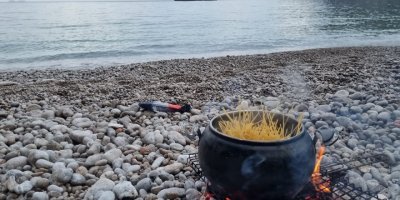 Tekneleri alabora olunca 4 arkadaşıyla ölümden dönen spiker o anları anlattı