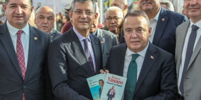 Özgür Özel: 100'üncü yılda Cumhuriyet Balosu, Çankaya Köşkü'nde olacak (2)