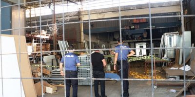 Girmeye çalıştığı iş yerinin çatısından düşüp, öldü