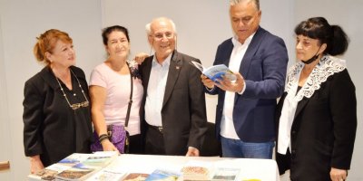 Galeride çifte mutluluk