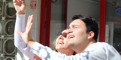 Burdur'da güneş tutulmasını negatif filmle izlediler