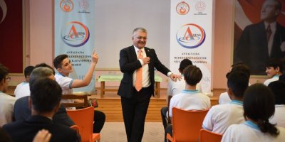 Vali Yazıcı: Sizi temsil eden en önemli şey kişiliğinizdir