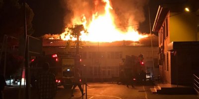 Alanya'da lisenin çatı katında yangın