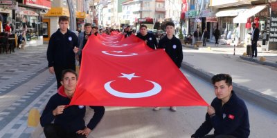 Sandıklı'da bayraklı bayram kutlaması