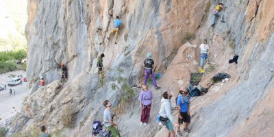 Cumhuriyet Bayramı'nı kaya tırmanışıyla kutladılar