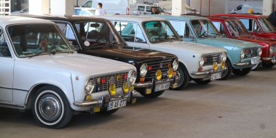 Burdur'da klasik araç tutkunları buluştu