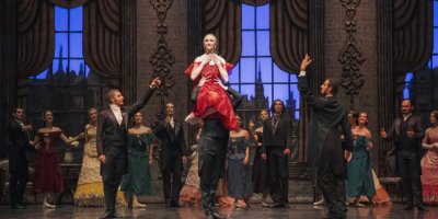 'Kamelyalı Kadın', üç temsille sezona veda ediyor