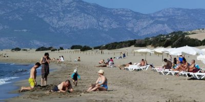 Patara Plajı'nda sezon uzatıldı