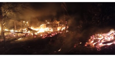 Yangında ev küle döndü