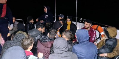 Bodrum açıklarında Yunanistan'ın ittiği 60 kaçak göçmen kurtarıldı