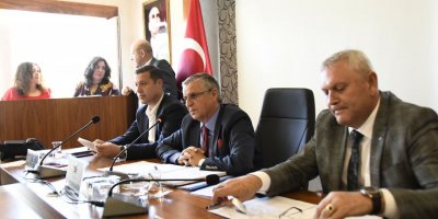 Kemer Belediyesi'nde kasım meclisi yapıldı