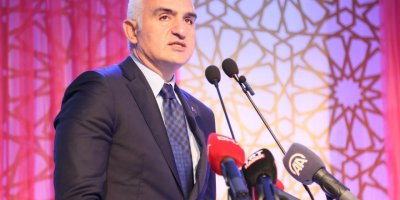 Bakan Ersoy, yıl sonu hedefini açıkladı: 50 milyon turist, 44 milyar dolar gelir