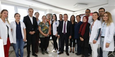 Başkan Böcek, Büyükşehir Sağlık Merkezini ziyaret etti