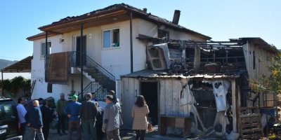 AK Parti'den evi yanan vatandaşa ziyaret