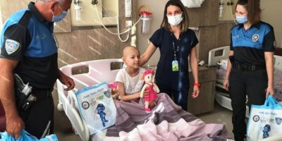 Polis, lösemi tedavisi gören çocuklarla buluştu