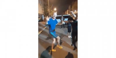 Ukraynalı Alex, 'Çekirge' türküsündeki oyunuyla şaşırttı