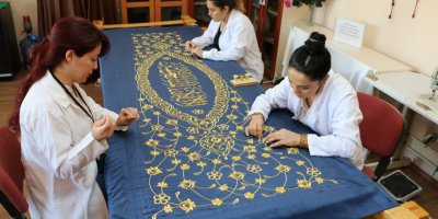 Osmanlı Hanedanı sanduka örtüleri, ilmek ilmek işleniyor