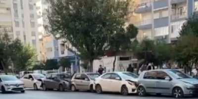 Ata'ya saygı için durunca 6 araç çarpıştı