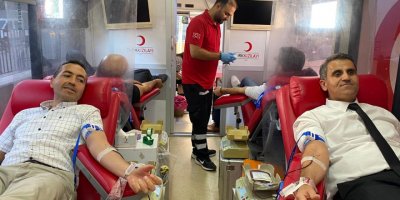 Öğretmen ve veliler kan bağışladı