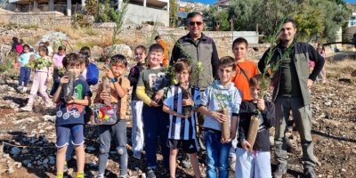 Kaş'ta 3 bin 600 fidan toprakla buluştu