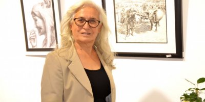 Şifayı sanatta buldu