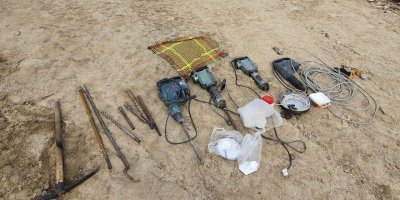 Kaçak kazı yapan 2 kişiye suçüstü