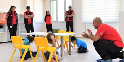 Konyaaltı kreşlerinde deprem tatbikatı