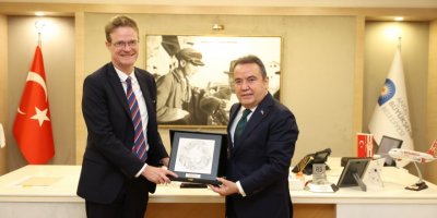 Büyükelçisi Nikolaus Meyer-Landrut'dan Başkan Böcek'e ziyaret