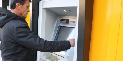 Bulduğu 6 bin 600 lirayı bankaya teslim etti