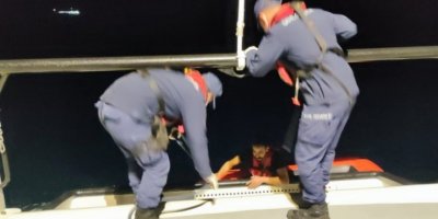 Tek başına umuda yolculuğa çıkan kaçak göçmen kurtarıldı