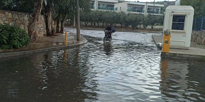 Bodrum'da sağanak; yollar göle döndü