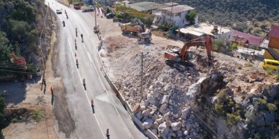 Bezirgan Ulugöl'e yürüyüş yolu ve kaldırım