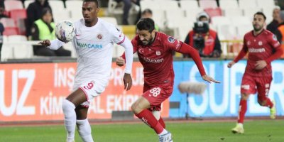 Antalyaspor'da Şahin'in vazgeçilmzi Wright