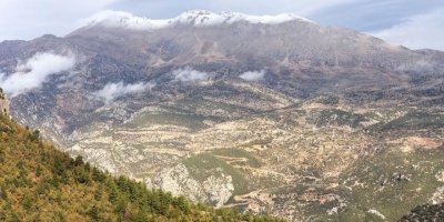 Gündoğmuş'un Akdağ'ı beyaza büründü