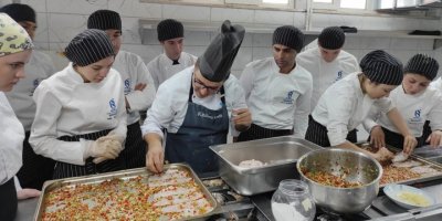 Eğirdir MYO öğrencilerine usta aşçılardan ders