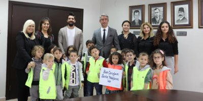 Anaokulu öğrencilerden Marmaris Belediye Başkanı Oktay'a ziyaret
