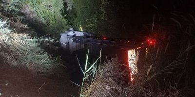 TIR uçurumdan yuvarlandı: 1 yaralı