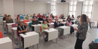 AÜ Kız Yurdu personeline çevre eğitimi