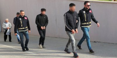 Polisten 'aranan' operasyonu; 73 gözaltı