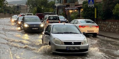 Bodrum'da sağanak hayatı olumsuz etkiledi