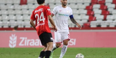 Antalyaspor, ligde beraberliği sevmiyor