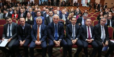 Bakan Ersoy: Turizm gelirlerinde 2019'a oranla yüzde 14 artış göstermeyi başardık