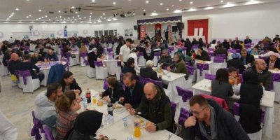 Öğretmenler yemekte buluştu