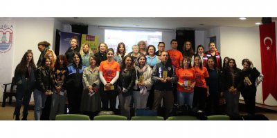 Bodrum'da polis ekipleri öğretmenlere ve öğrencilere KADES'i anlattı